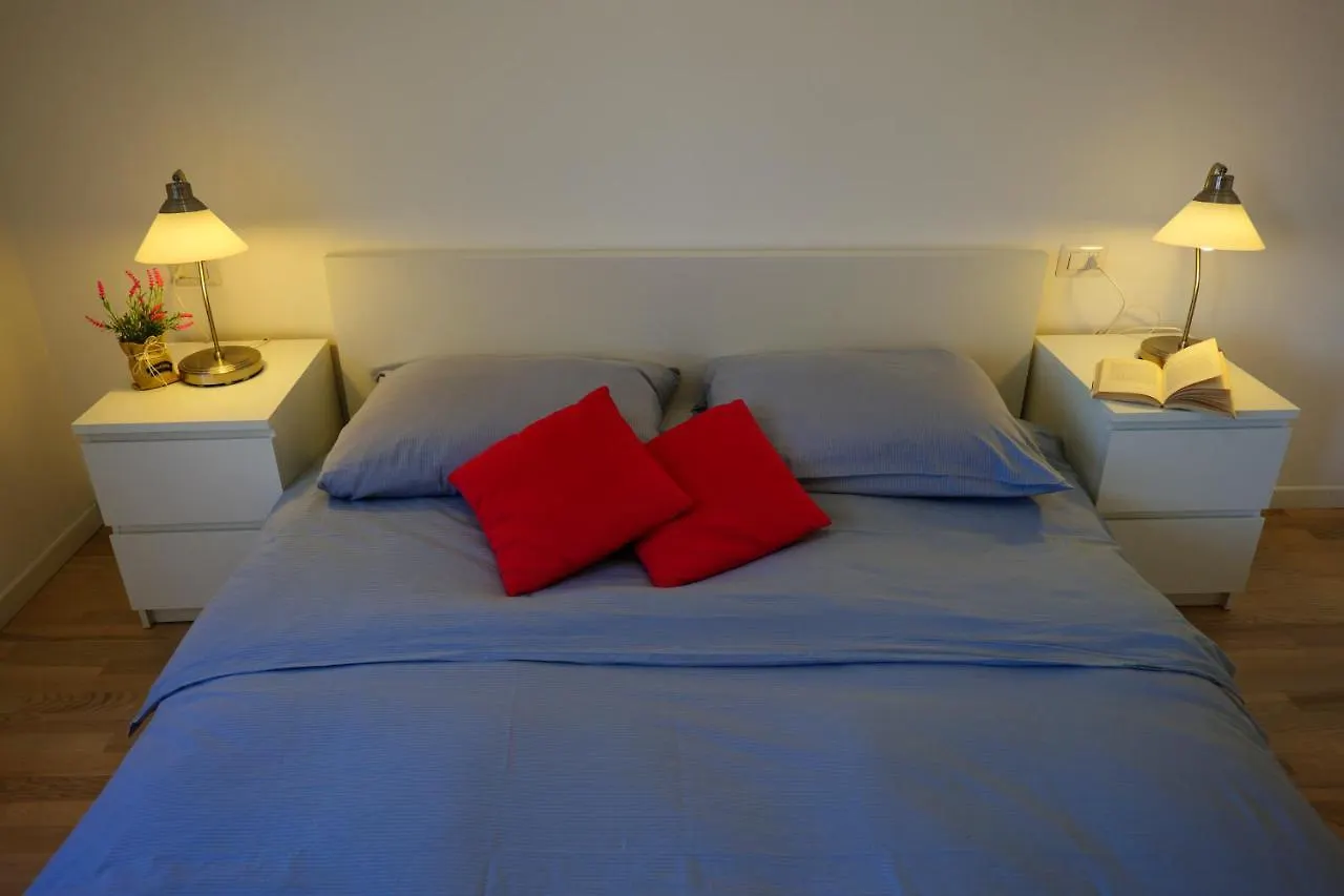 Residence Girasole Casa Rossa B Colico Aparthotel