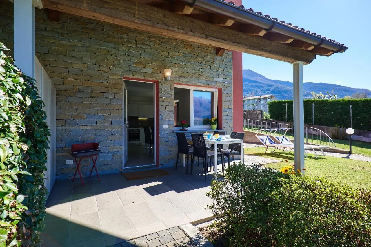 Aparthotel Residence Girasole Casa Rossa B Colico Italia