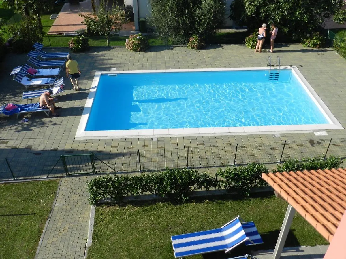 Residence Girasole Casa Rossa B Colico 0*,  Italien