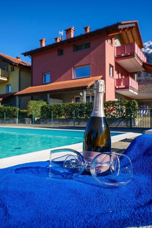 Residence Girasole Casa Rossa B Colico Italien