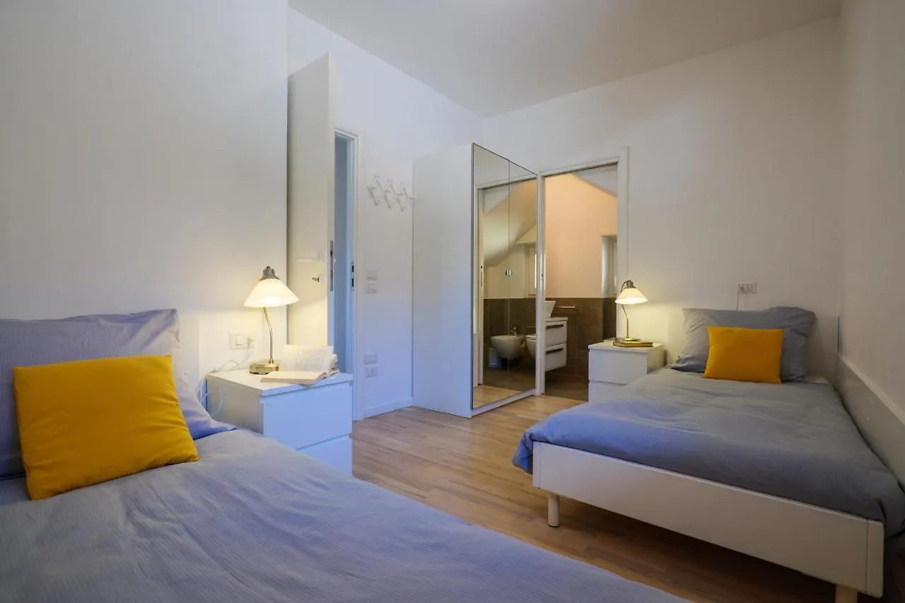 Aparthotel Residence Girasole Casa Rossa B Colico