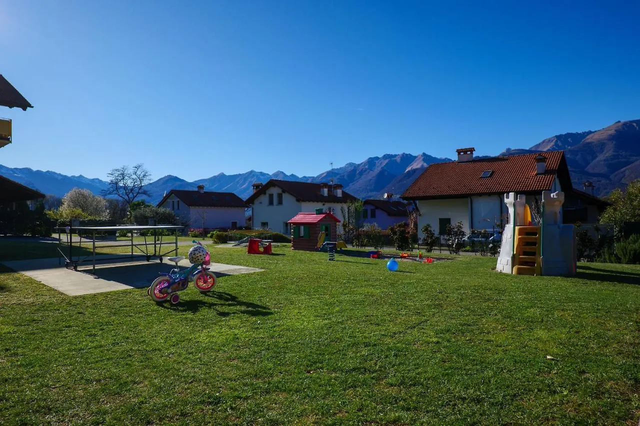 Residence Girasole Casa Rossa B Colico 0*,